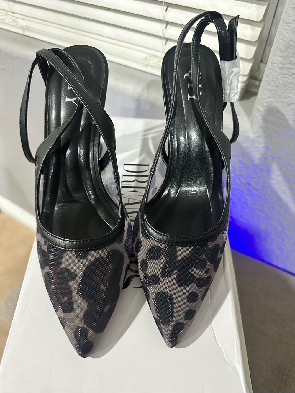QIY Leopard Print Pointed Toe Slingback Heels - Black